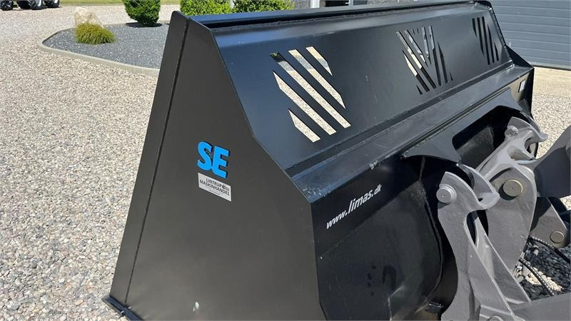 SE AB 4m3 skovl med Volvo beslag på. Den er 2.75m - Godet pour Engins de chantier: photos 5 SE AB 4m3 skovl med Volvo beslag på. Den er 2.75m - Godet pour Engins de chantier: photos 5