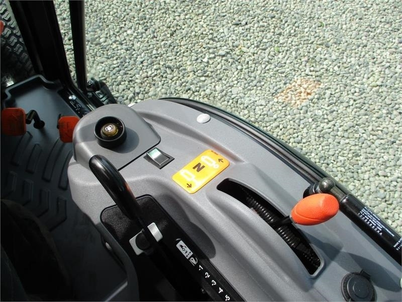 Tracteur agricole Solis 26 HST Med kabine, Turf dæk og frontlift samt fron: photos 15