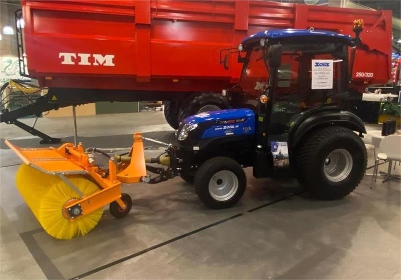 Solis H26 HST SnowEdition med Thyregod TK 1600 kost på - Tracteur agricole: photos 1 Solis H26 HST SnowEdition med Thyregod TK 1600 kost på - Tracteur agricole: photos 1