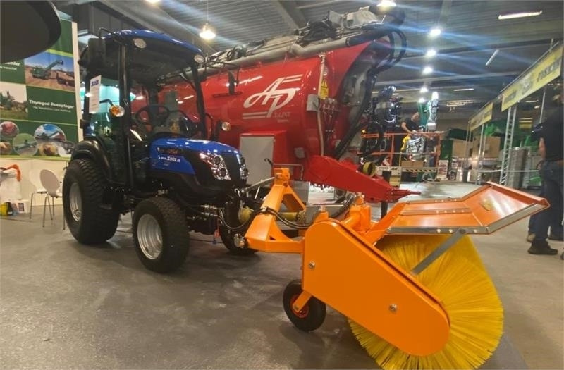 Solis H26 HST SnowEdition med Thyregod TK 1600 kost på - Tracteur agricole: photos 2 Solis H26 HST SnowEdition med Thyregod TK 1600 kost på - Tracteur agricole: photos 2