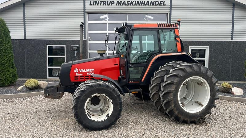 Valmet 6300 Evt. med tvillinghjul hele vejen rundt - Tracteur agricole: photos 1 Valmet 6300 Evt. med tvillinghjul hele vejen rundt - Tracteur agricole: photos 1