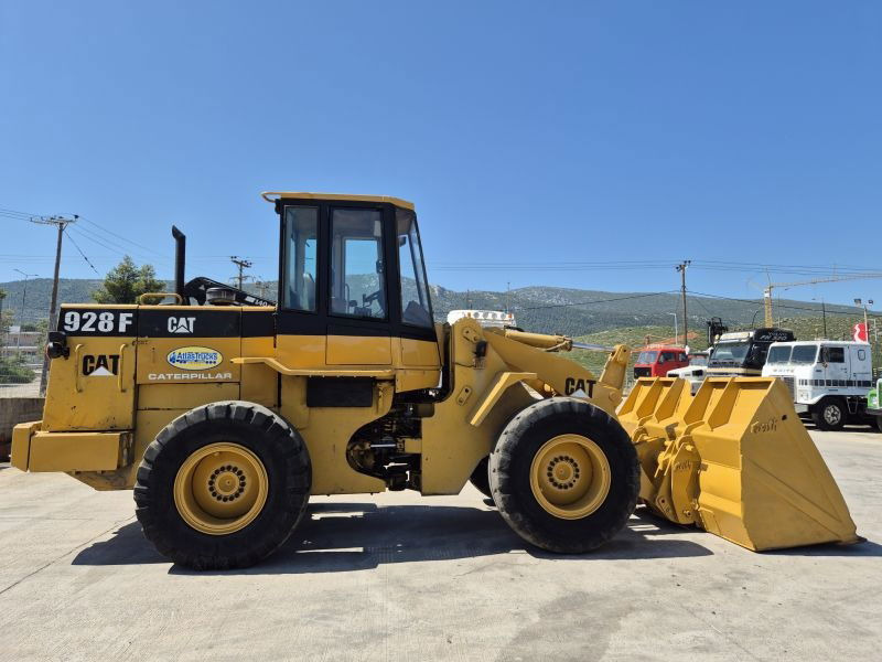 Caterpillar CAT 928F - Chargeuse sur pneus: photos 3 Caterpillar CAT 928F - Chargeuse sur pneus: photos 3