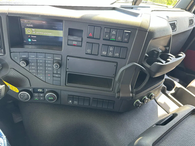 Camion grue Volvo FMX 500 8X2!!FASSI 71TM!!FLY-JIB!!2017!!EURO6!!202TKM!!FRONTSTAMPS!!: photos 17
