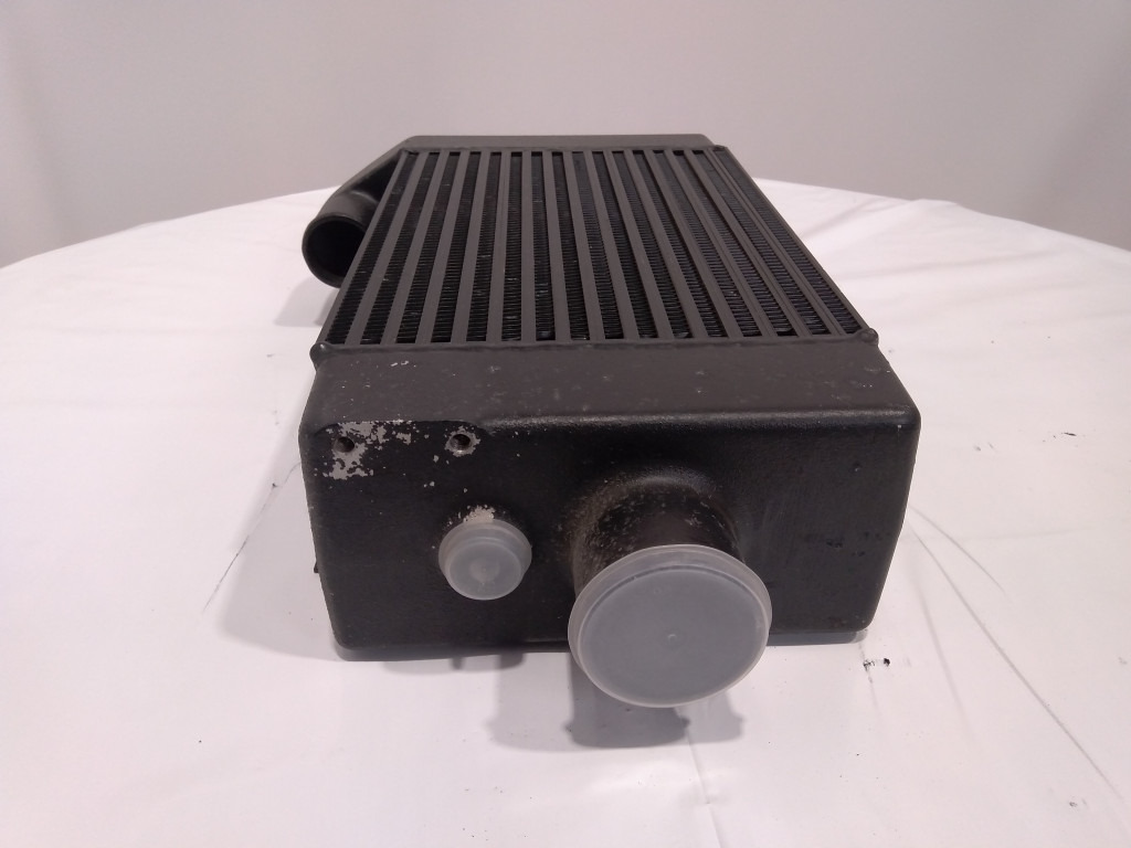 Case 6914940 - Intercooler pour Engins de chantier: photos 2 Case 6914940 - Intercooler pour Engins de chantier: photos 2