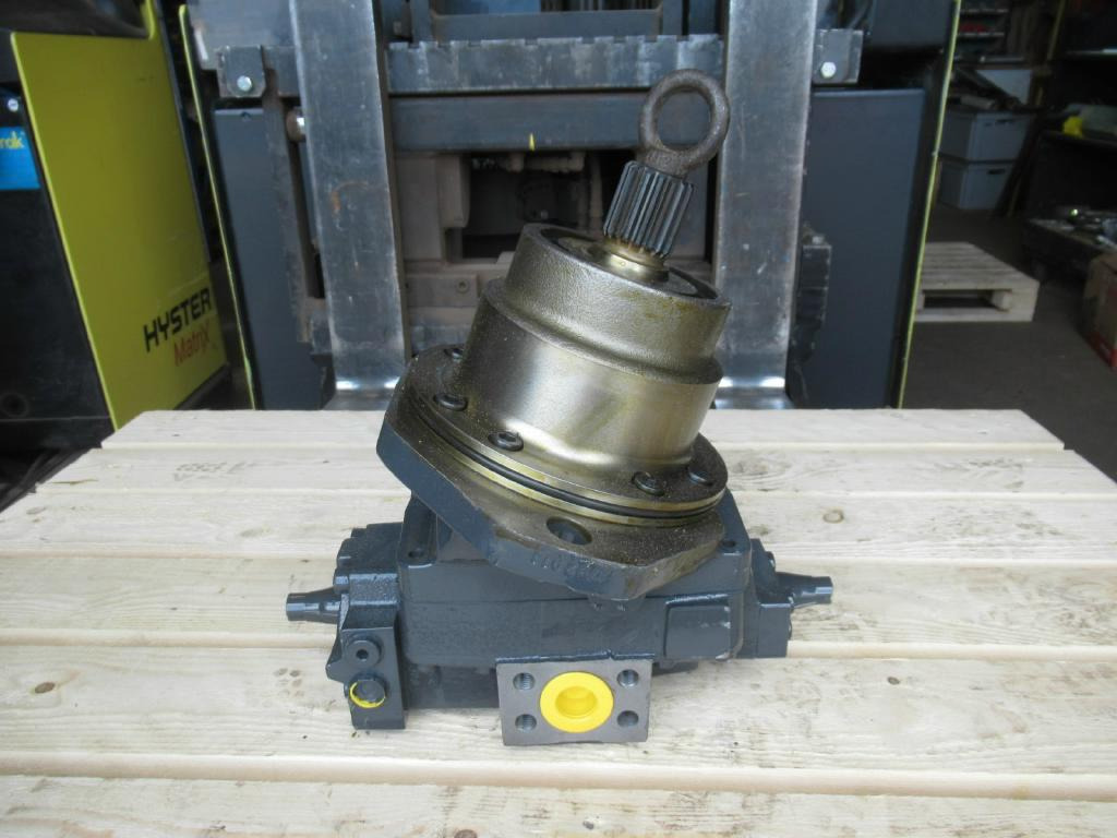Case D4743730 - Moteur de rotation pour Engins de chantier: photos 4 Case D4743730 - Moteur de rotation pour Engins de chantier: photos 4