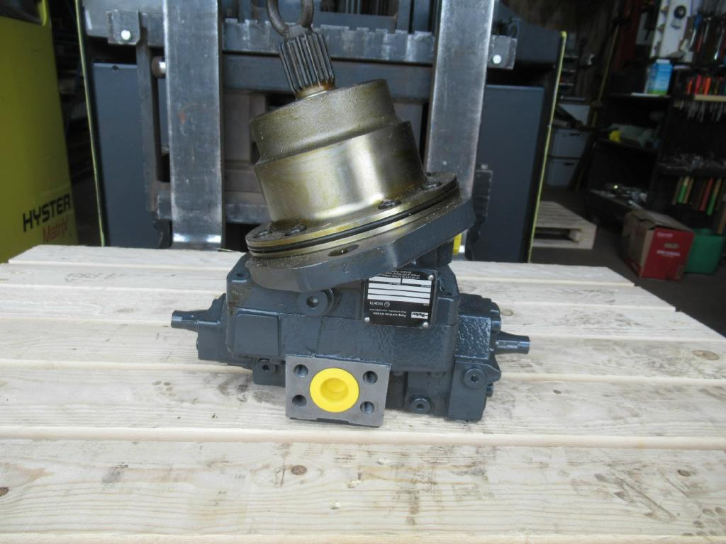Case D4743730 - Moteur de rotation pour Engins de chantier: photos 1 Case D4743730 - Moteur de rotation pour Engins de chantier: photos 1