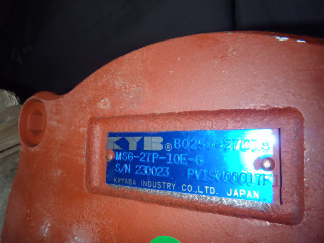 Case PV15V00017F1 - Sk25SR-2 - Moteur de rotation pour Engins de chantier: photos 2 Case PV15V00017F1 - Sk25SR-2 - Moteur de rotation pour Engins de chantier: photos 2