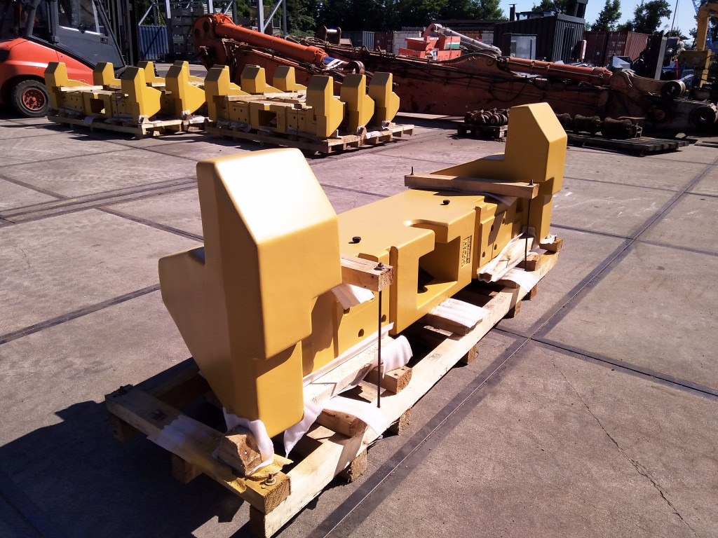 Caterpillar 3672334 - Contrepoids pour Engins de chantier: photos 5 Caterpillar 3672334 - Contrepoids pour Engins de chantier: photos 5