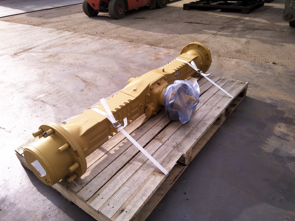 Caterpillar 4454602 - Essieu avant pour Engins de chantier: photos 2 Caterpillar 4454602 - Essieu avant pour Engins de chantier: photos 2