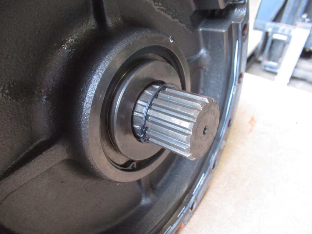 Daewoo 401-00391 - - Moteur de rotation pour Engins de chantier: photos 3 Daewoo 401-00391 - - Moteur de rotation pour Engins de chantier: photos 3