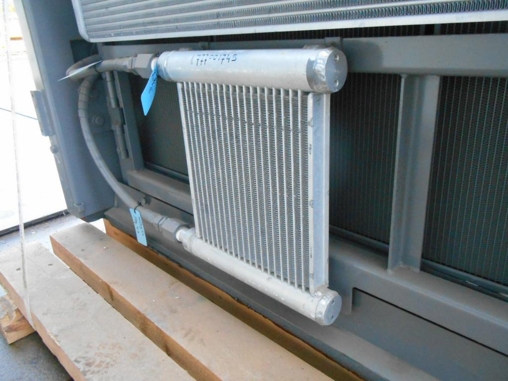 Hitachi 4658096 - Radiateur d'huile pour Engins de chantier: photos 2 Hitachi 4658096 - Radiateur d'huile pour Engins de chantier: photos 2