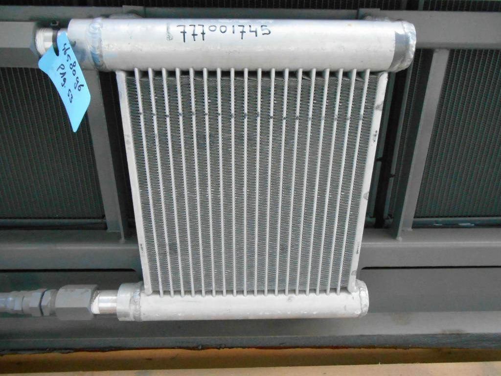 Hitachi 4658096 - Radiateur d'huile pour Engins de chantier: photos 4 Hitachi 4658096 - Radiateur d'huile pour Engins de chantier: photos 4