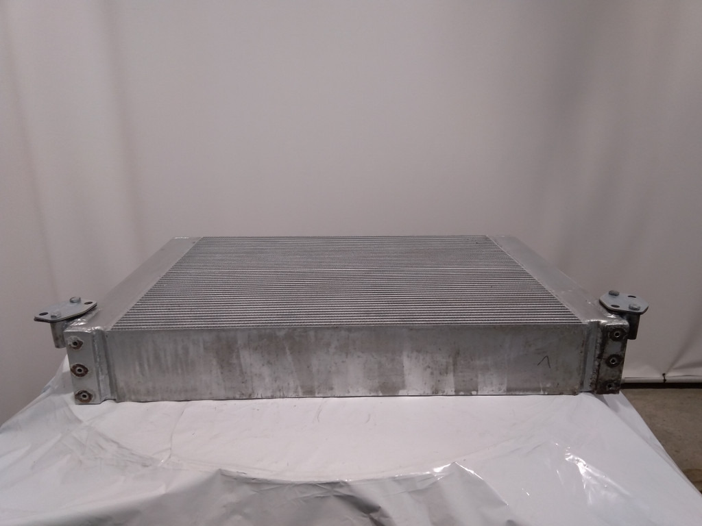 Hitachi 4682425 - Radiateur d'huile pour Engins de chantier: photos 1 Hitachi 4682425 - Radiateur d'huile pour Engins de chantier: photos 1