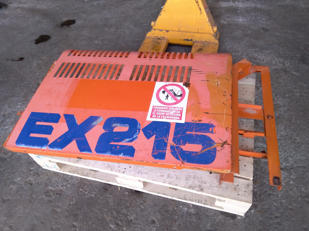 Hitachi EX215 - - Portière et pièces pour Engins de chantier: photos 1 Hitachi EX215 - - Portière et pièces pour Engins de chantier: photos 1