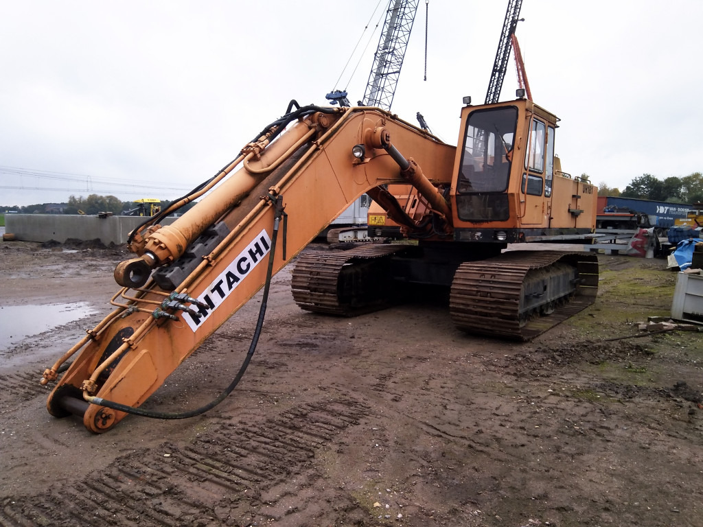 Hitachi UH181 - Pelle sur chenille: photos 1 Hitachi UH181 - Pelle sur chenille: photos 1