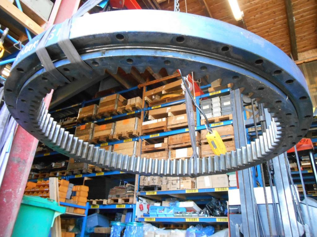 Kobelco LQ40FU0001F1 - Couronne d'orientation pour Engins de chantier: photos 5 Kobelco LQ40FU0001F1 - Couronne d'orientation pour Engins de chantier: photos 5