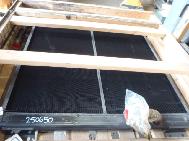 Kobelco LS05PU0001S020 - Radiateur d'huile pour Engins de chantier: photos 1 Kobelco LS05PU0001S020 - Radiateur d'huile pour Engins de chantier: photos 1