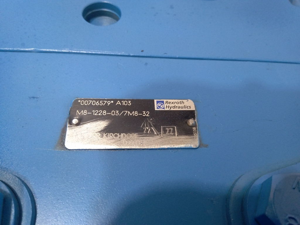 Liebherr 5009933 - M8-1228-03/7M8-32 - Valve hydraulique pour Engins de chantier: photos 1 Liebherr 5009933 - M8-1228-03/7M8-32 - Valve hydraulique pour Engins de chantier: photos 1