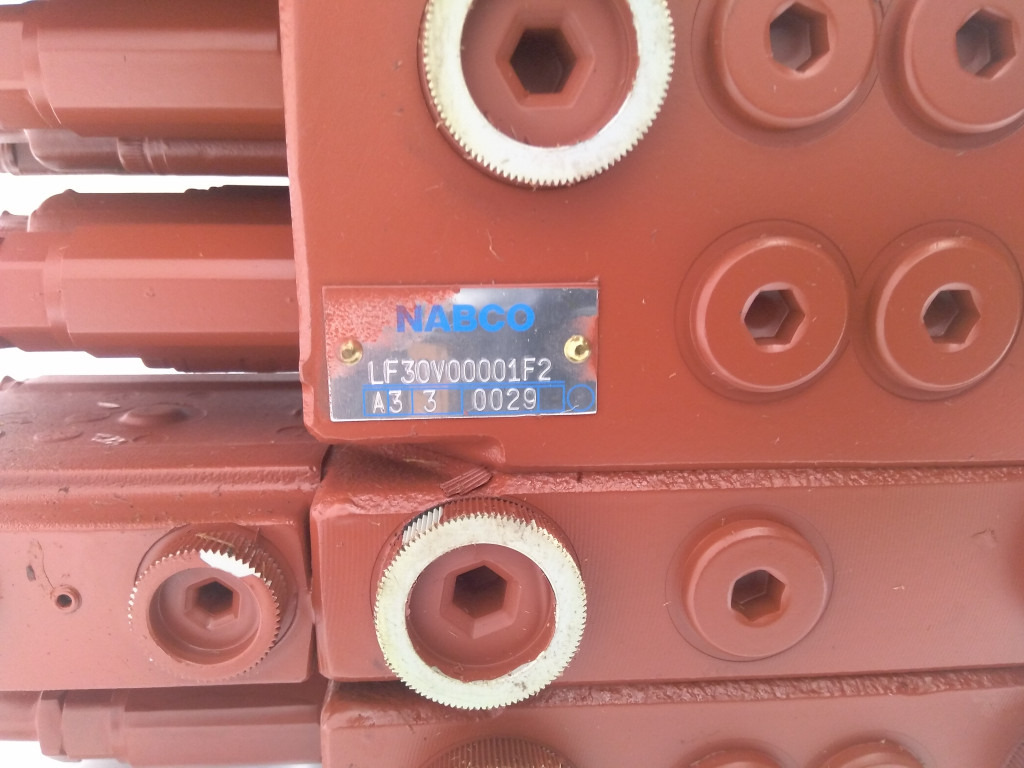 Nabco LF30V00001F2 - Valve hydraulique pour Engins de chantier: photos 1 Nabco LF30V00001F2 - Valve hydraulique pour Engins de chantier: photos 1