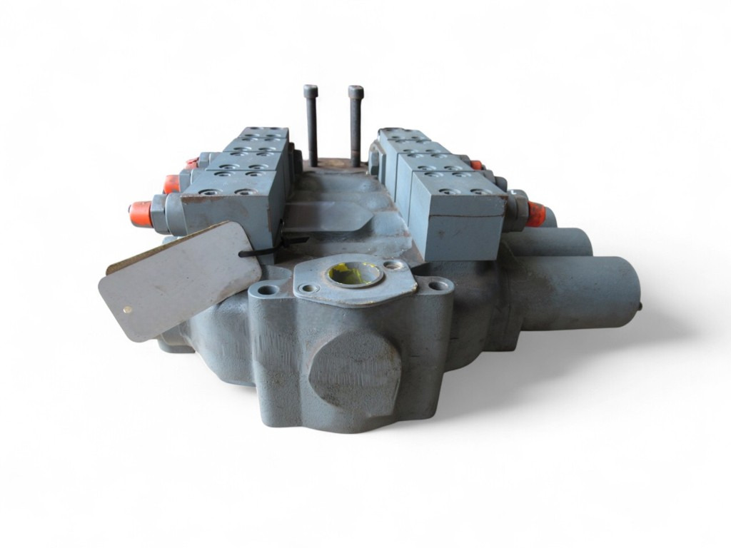 New Holland 1771467 - 1793858 - Valve hydraulique pour Engins de chantier: photos 3 New Holland 1771467 - 1793858 - Valve hydraulique pour Engins de chantier: photos 3