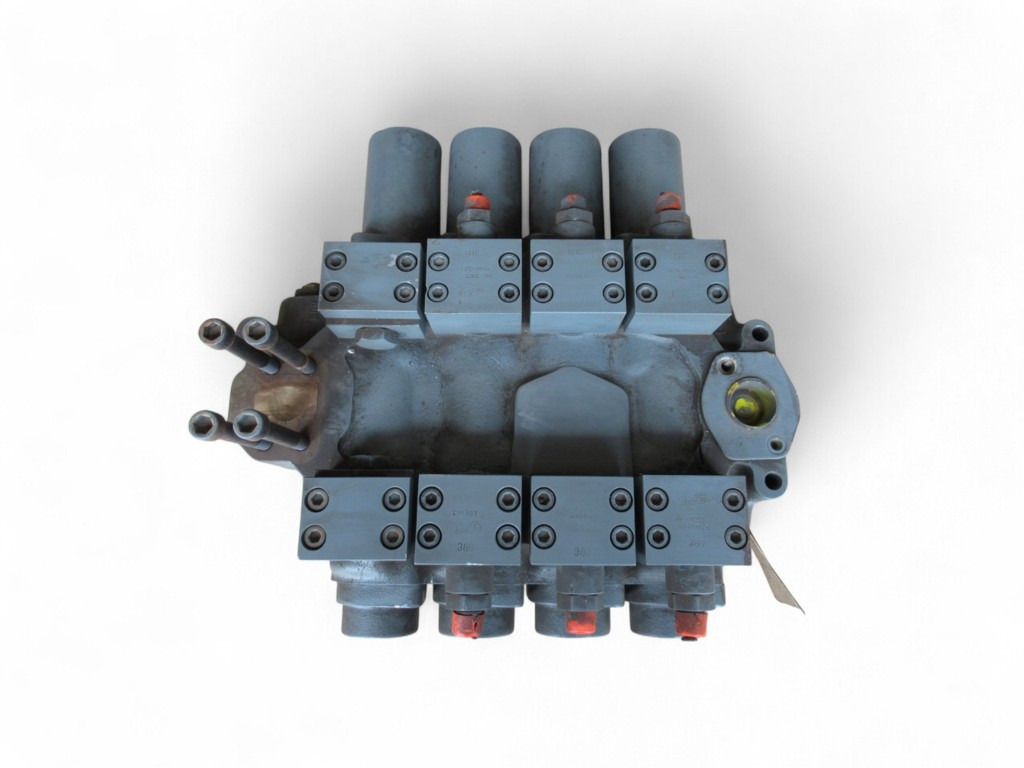 New Holland 1771467 - Valve hydraulique pour Engins de chantier: photos 1 New Holland 1771467 - Valve hydraulique pour Engins de chantier: photos 1