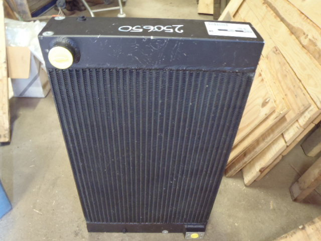 New Holland 6914295 - Radiateur d'huile pour Engins de chantier: photos 2 New Holland 6914295 - Radiateur d'huile pour Engins de chantier: photos 2