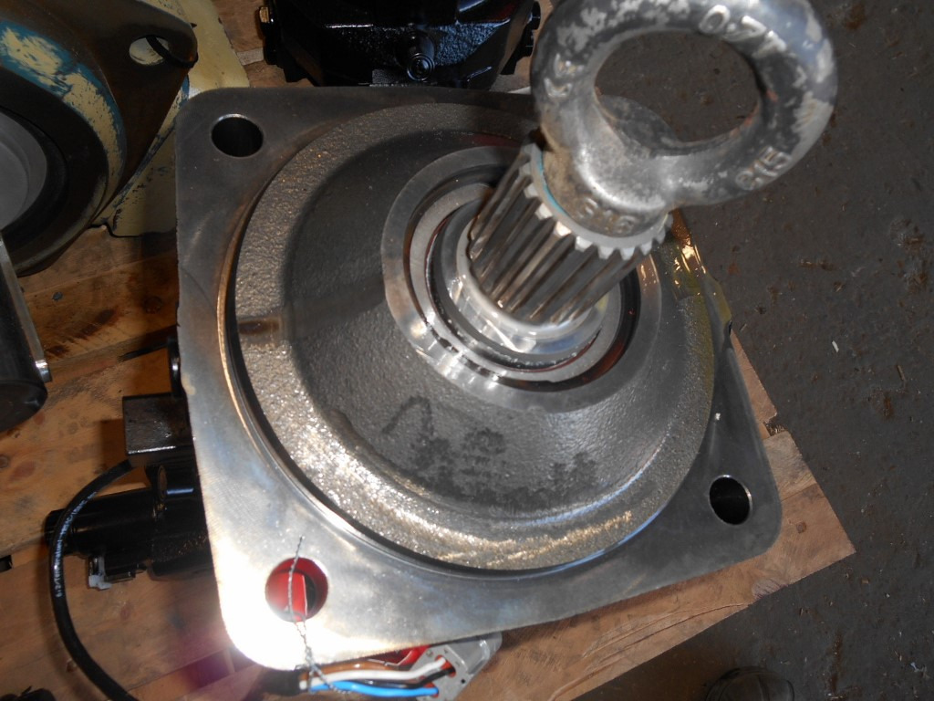 Moteur hydraulique pour Engins de chantier New Holland 84345391: photos 6