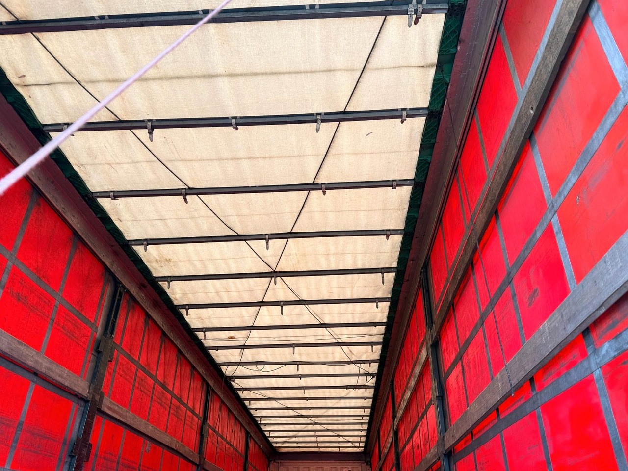 Semi-remorque rideaux coulissants Krone SD: photos 11 Semi-remorque rideaux coulissants Krone SD: photos 11