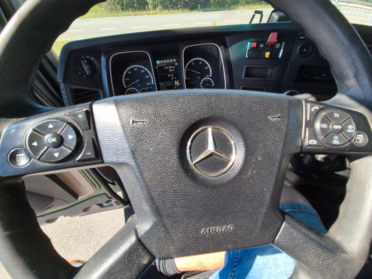 Tracteur routier Mercedes-Benz Actros 1843 ADR: photos 11 Tracteur routier Mercedes-Benz Actros 1843 ADR: photos 11