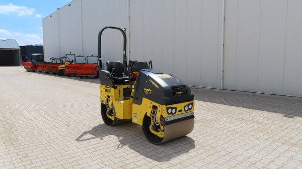 Rouleau compresseur Bomag BW 80 AD-5: photos 8