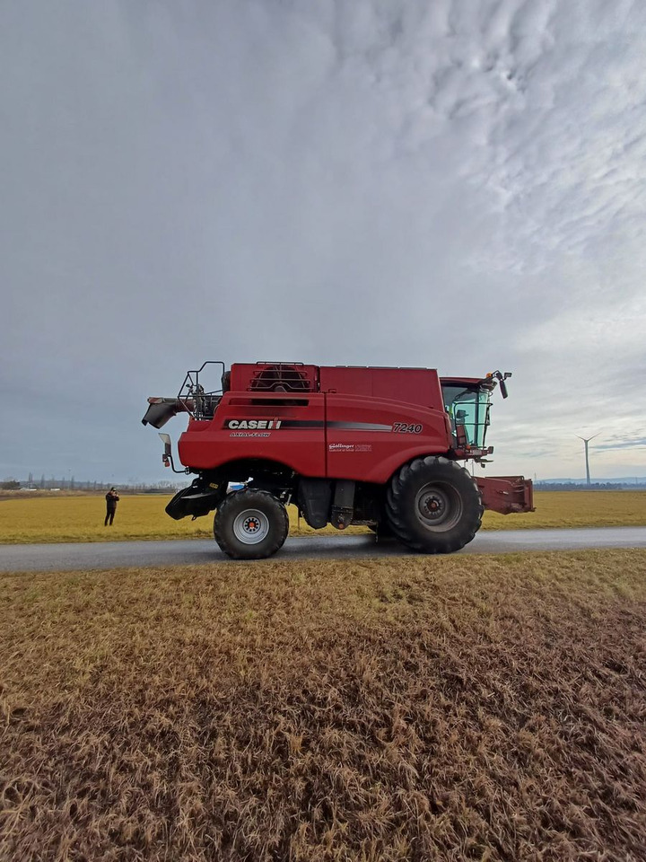 Case IH Axial-Flow 7240 - Moissonneuse-batteuse: photos 3 Case IH Axial-Flow 7240 - Moissonneuse-batteuse: photos 3