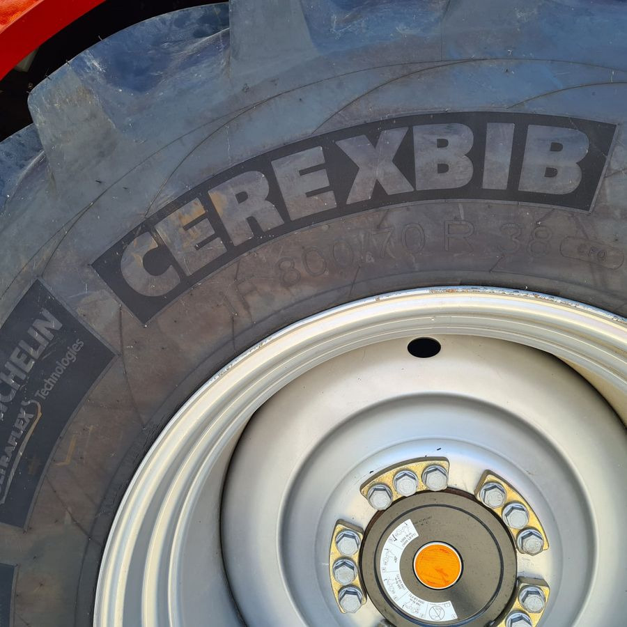Michelin 800/70R38 - Roue complète: photos 2 Michelin 800/70R38 - Roue complète: photos 2