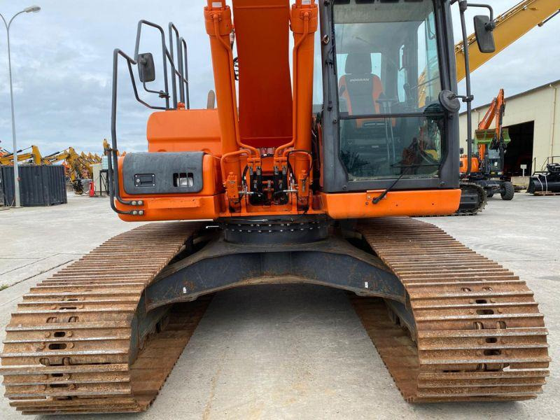 Doosan DX 225 LC - Pelle sur chenille: photos 3 Doosan DX 225 LC - Pelle sur chenille: photos 3