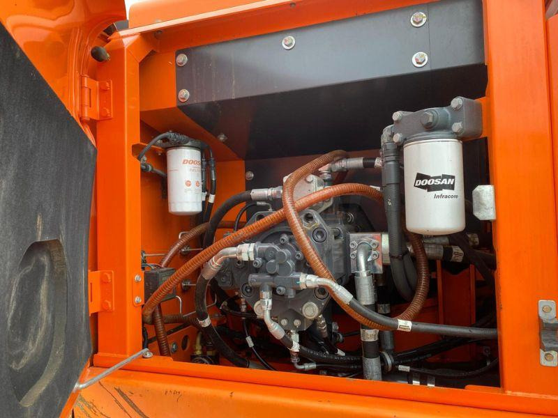 Doosan DX 225 LC - Pelle sur chenille: photos 4 Doosan DX 225 LC - Pelle sur chenille: photos 4