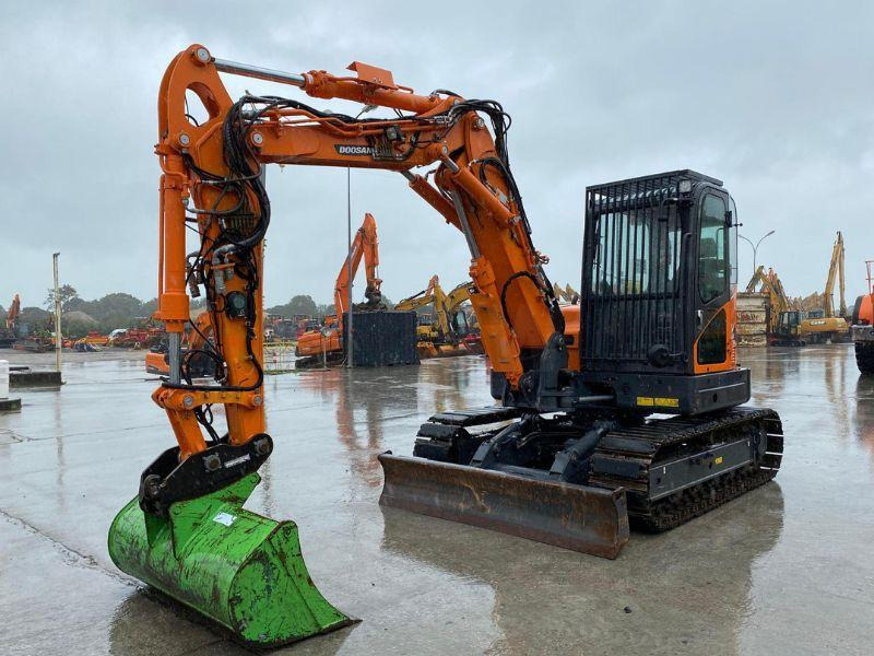Doosan DX 85 R - Pelle sur chenille: photos 1 Doosan DX 85 R - Pelle sur chenille: photos 1