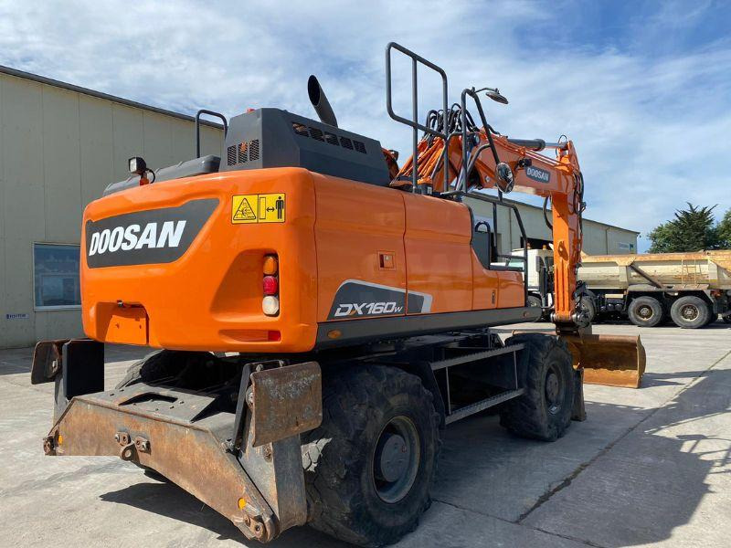 Doosan DX160W - Pelle sur pneus: photos 3 Doosan DX160W - Pelle sur pneus: photos 3