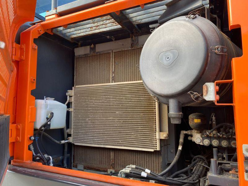 Doosan DX300LC - Pelle sur chenille: photos 4 Doosan DX300LC - Pelle sur chenille: photos 4