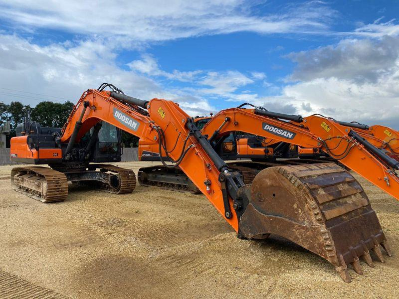 Doosan DX300LC - Pelle sur chenille: photos 1 Doosan DX300LC - Pelle sur chenille: photos 1