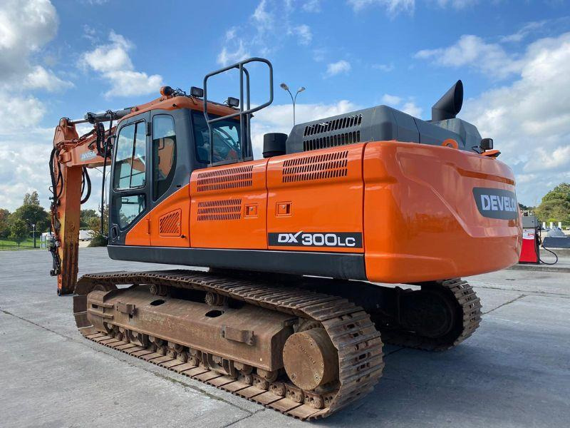 Doosan DX300LC - Pelle sur chenille: photos 2 Doosan DX300LC - Pelle sur chenille: photos 2