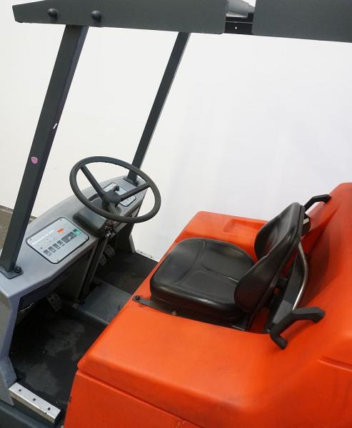 HAKO Hakomatic B1050 WZB960 - Balayeuse industrielle: photos 3 HAKO Hakomatic B1050 WZB960 - Balayeuse industrielle: photos 3