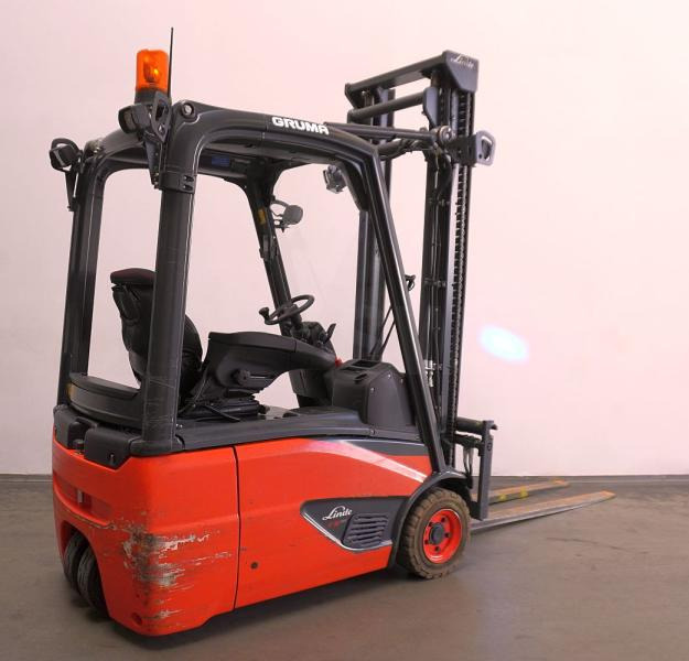 Linde E 16 EVO 386-02 - Chariot élévateur électrique: photos 2 Linde E 16 EVO 386-02 - Chariot élévateur électrique: photos 2