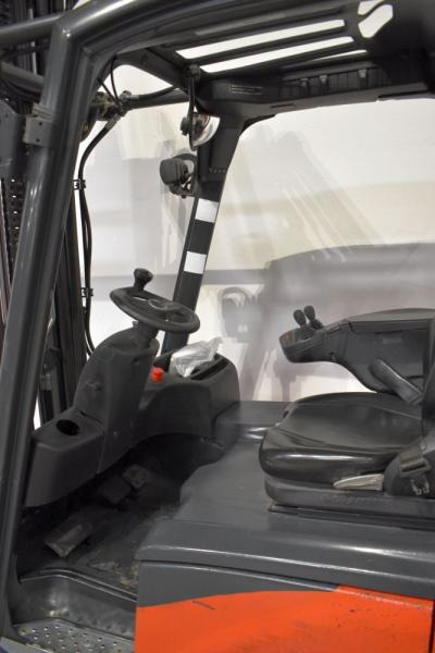 Linde E 16 H EVO 386-02 - Chariot élévateur électrique: photos 3 Linde E 16 H EVO 386-02 - Chariot élévateur électrique: photos 3