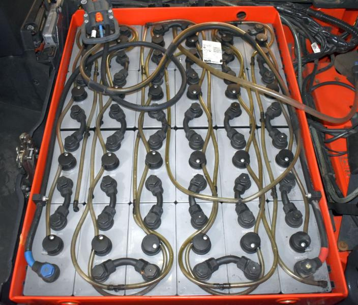 Linde E 18 EVO 386-02 - Chariot élévateur électrique: photos 5 Linde E 18 EVO 386-02 - Chariot élévateur électrique: photos 5