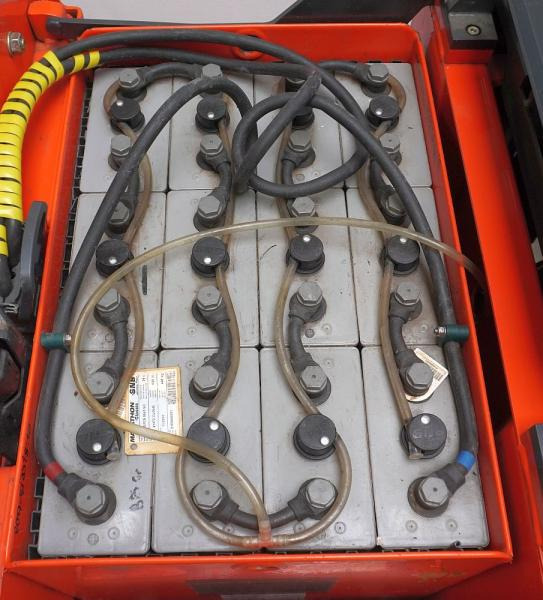 Linde P 50 C 1190 - Chariot tracteur: photos 5 Linde P 50 C 1190 - Chariot tracteur: photos 5
