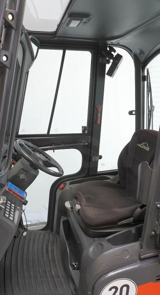 Linde P 60 1191 - Chariot tracteur: photos 3 Linde P 60 1191 - Chariot tracteur: photos 3