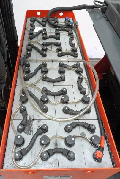 Linde R 25 1120 - Chariot à mât rétractable: photos 5 Linde R 25 1120 - Chariot à mât rétractable: photos 5