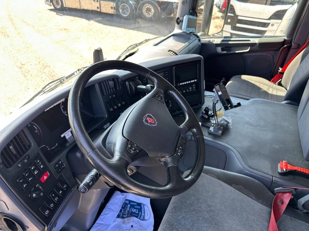 Scania P 360 - Camion fourgon: photos 4 Scania P 360 - Camion fourgon: photos 4