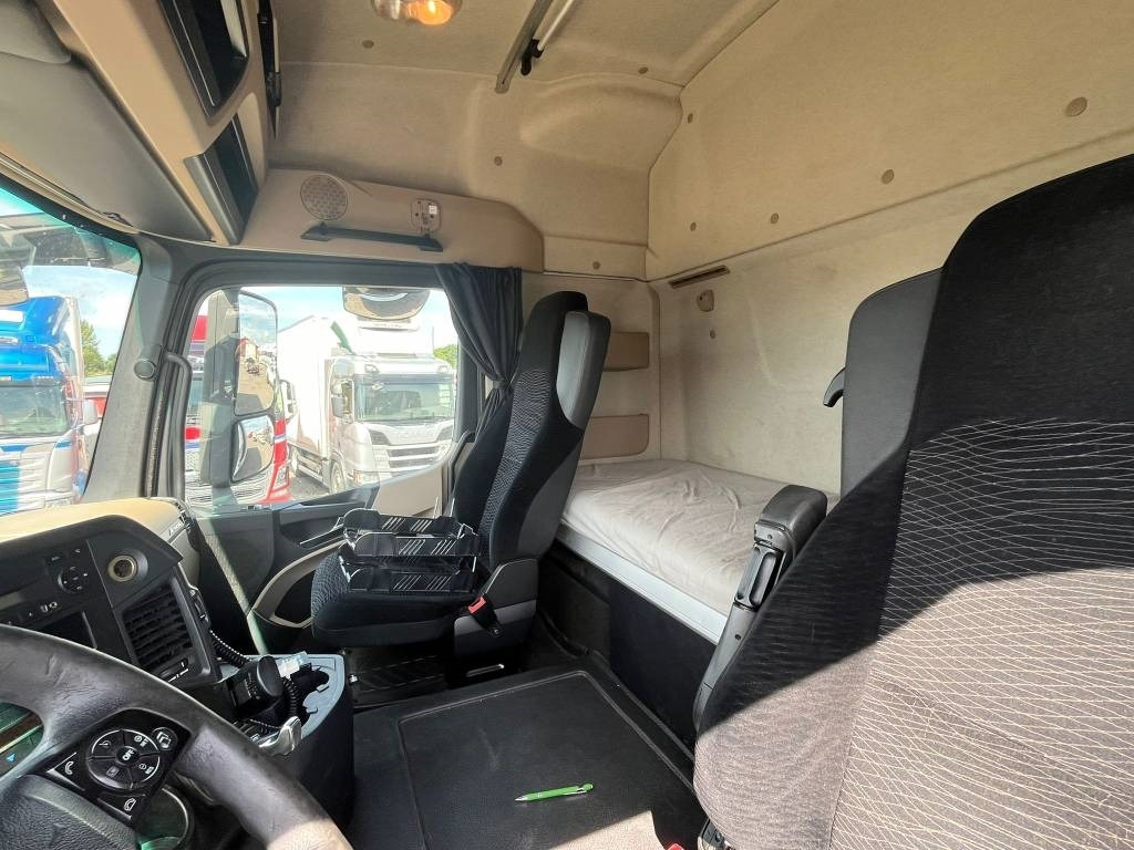 Scania Scania R730 LB 6X2 HLB serie 0867 - Camion frigorifique: photos 5 Scania Scania R730 LB 6X2 HLB serie 0867 - Camion frigorifique: photos 5