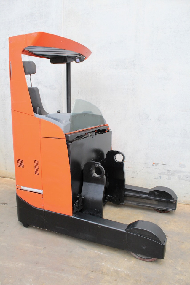 BT RRE 180 E - Chariot à mât rétractable: photos 1 BT RRE 180 E - Chariot à mât rétractable: photos 1