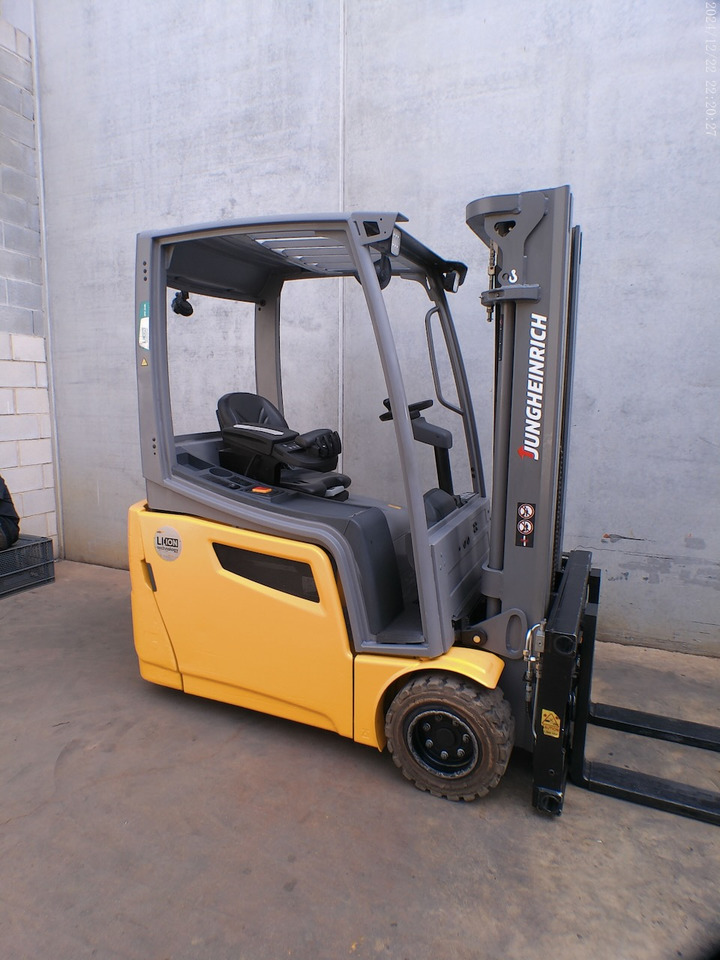 Jungheinrich EFG 218k 440DZ Li-Ion - Chariot élévateur électrique: photos 1 Jungheinrich EFG 218k 440DZ Li-Ion - Chariot élévateur électrique: photos 1